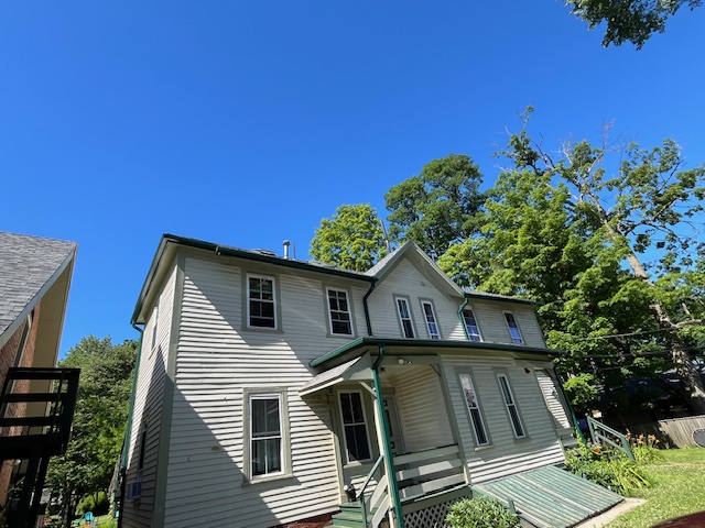 Focused Property Photo