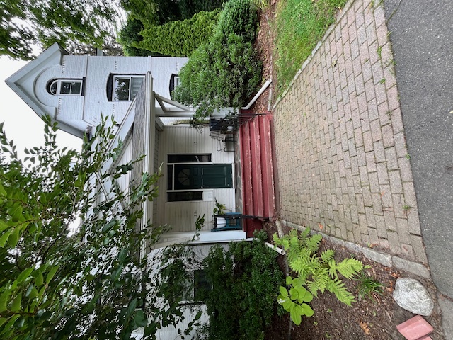 Focused Property Photo