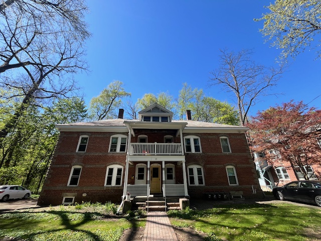 Focused Property Photo