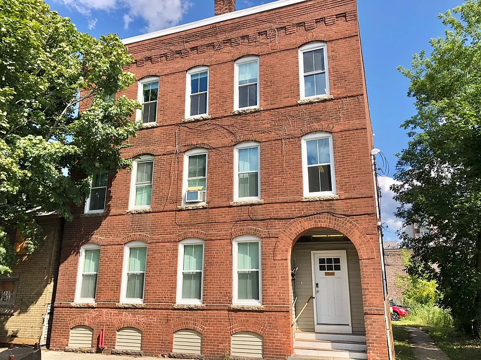 Focused Property Photo
